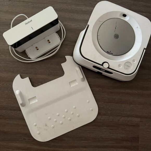 iRobot Braava Jet M6 Ultimate Robot Mop- Wi-Fi Connected, Precision Jet & More - Picture 5 of 14